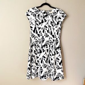 MICHAEL Michael Kors black & white abstract print pleated flare dress